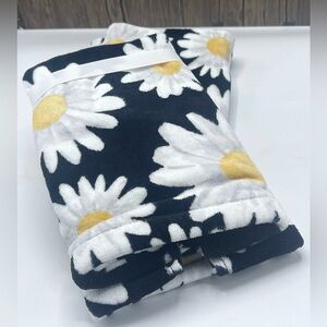 Deborah Connolly Four Tip Towels Daisy Floral 4 Piece Bundle 100% Cotton NWT